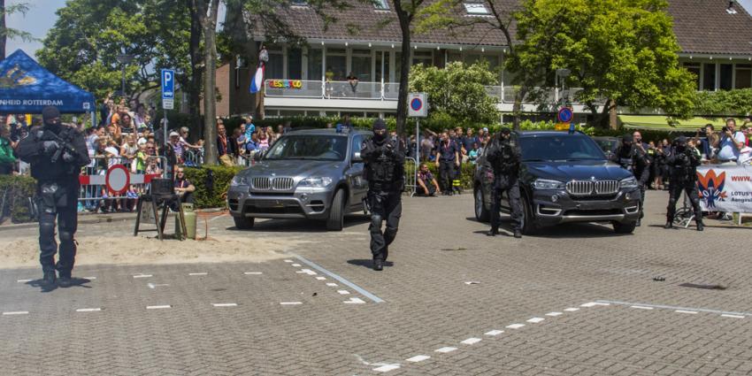 Arrestatieteam geeft demonstratie op veiligheidsdag Barendrecht