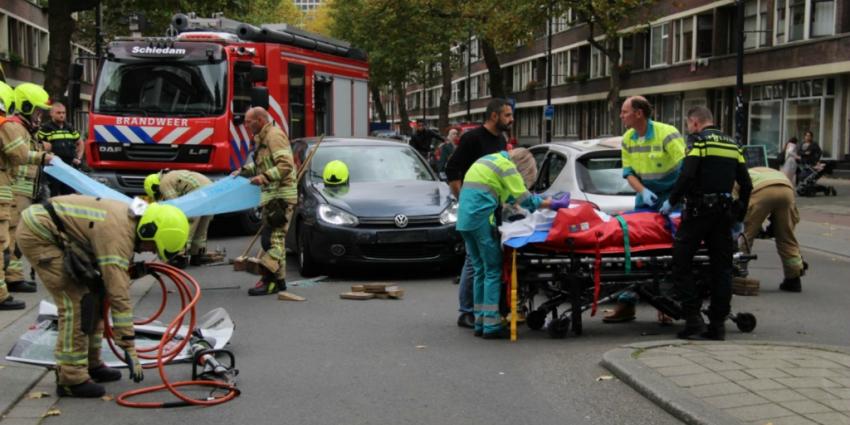 Vrouw gewond bij aanrijding in Rotterdam