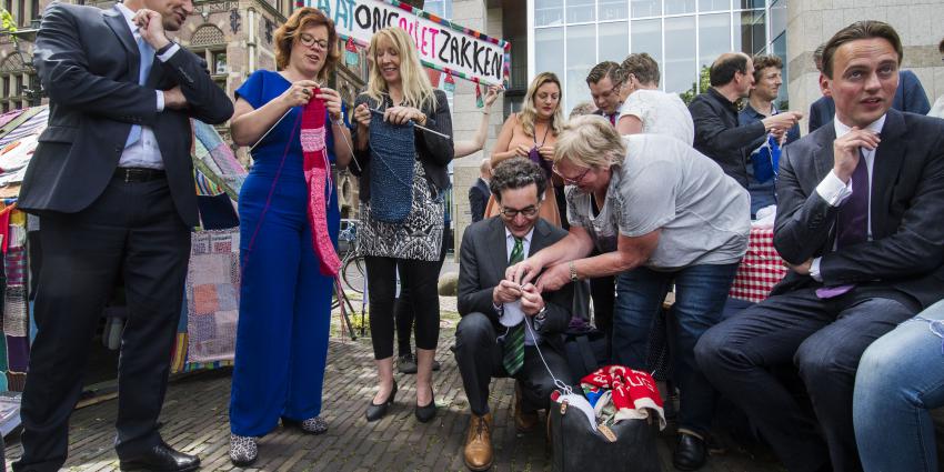 Oproep aan Kamerleden om een einde te breien aan gas