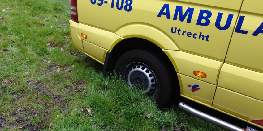 Ambulance vast in modder