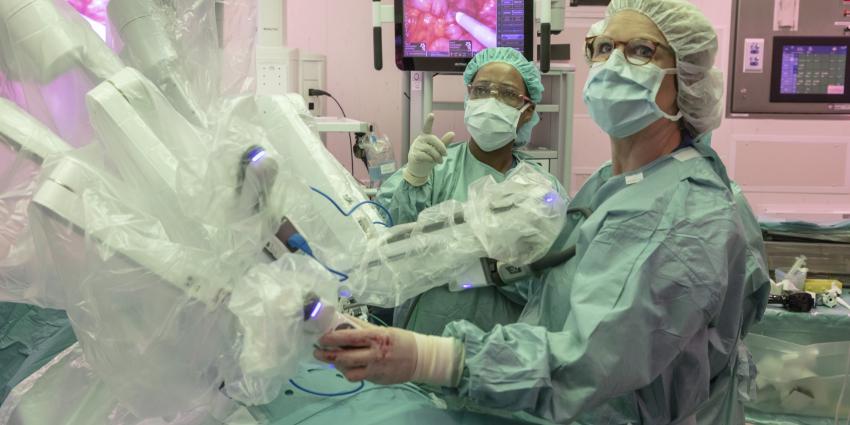 St. Antonius Ziekenhuis en UMC Utrecht breiden samen robotchirurgie uit