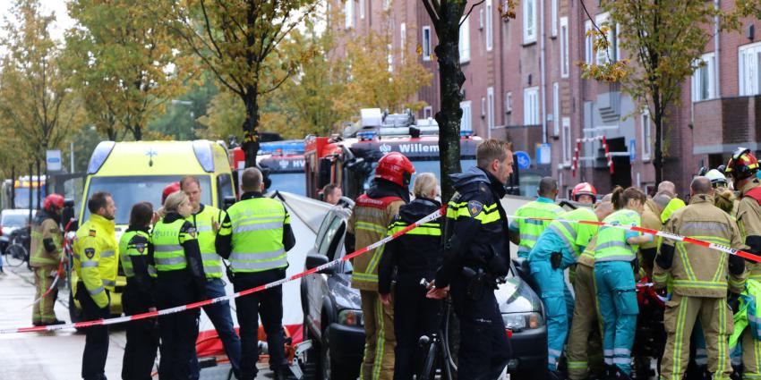 Hulpverleners aan het werk Schalk Burgerstraat