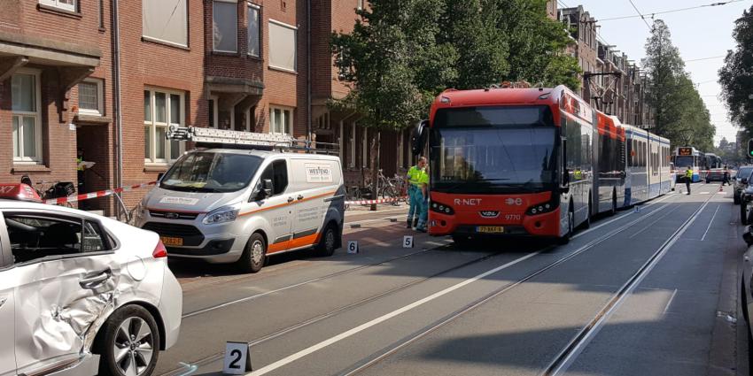 Gewonden bij aanrijding tussen tram, bus en taxi