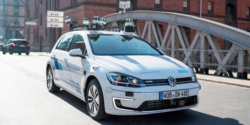 Volkswagen start praktijktests met zelfrijdende auto’s