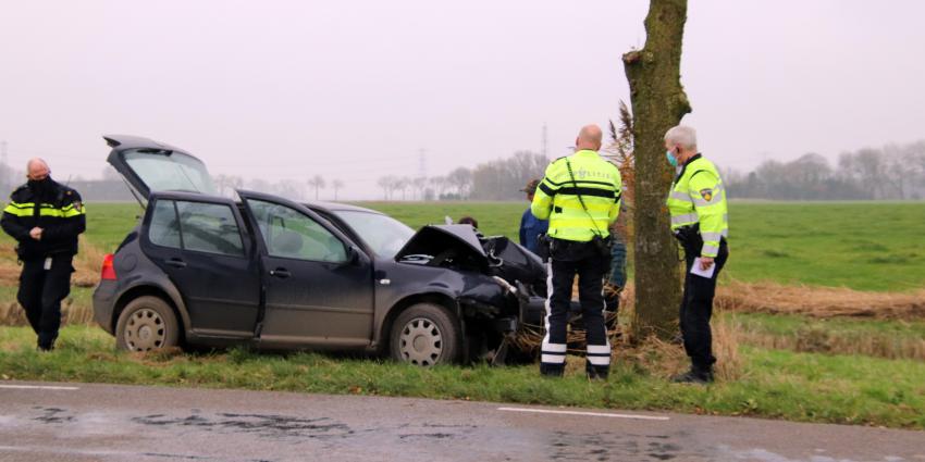 Politie doet onderzoek aan voertuig
