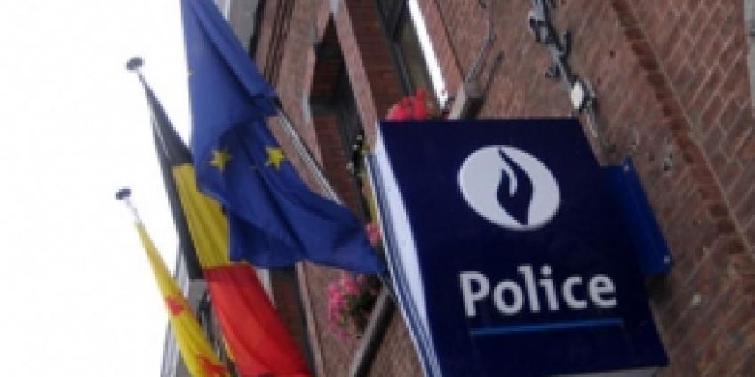 Man met machete verwondt twee Belgische agenten in Charleroi