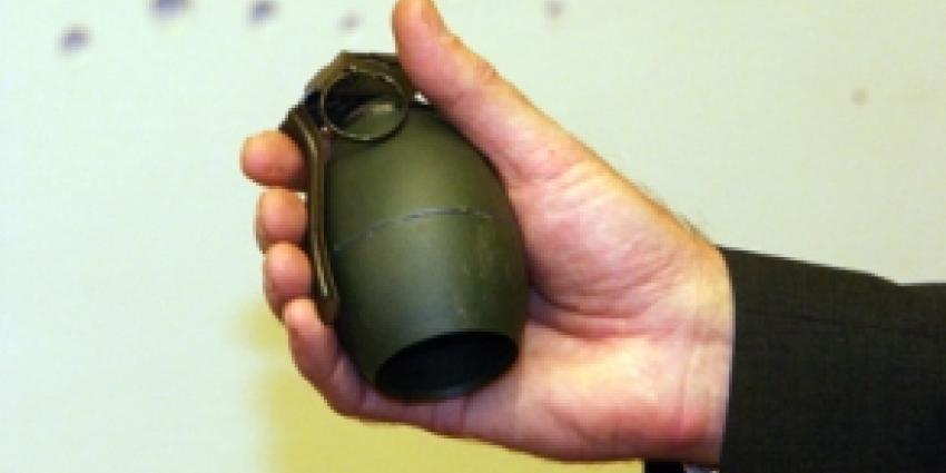 Man levert granaat af bij politiebureau