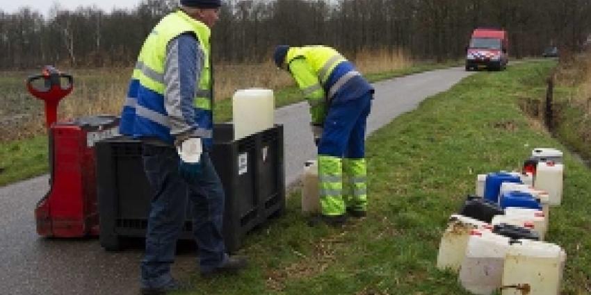 Foto van afval in de natuur | Archief FBF.nl