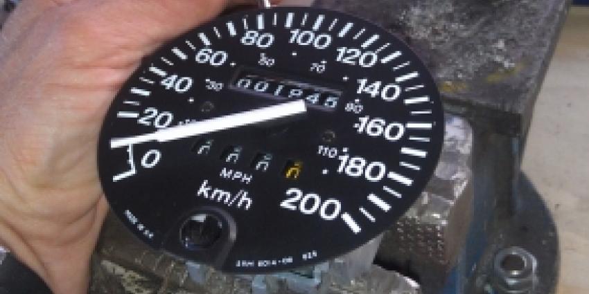 Staatssecretaris wil priv&eacute;kilometers met auto van de zaak zwaarder belasten