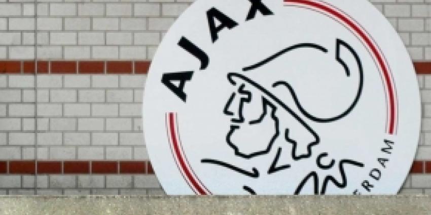 Bedreigingen na Ajax-shirt over standbeeld Coen Moulijn