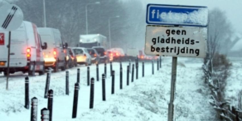 Sneeuwval zorgt voor zware ochtendspits