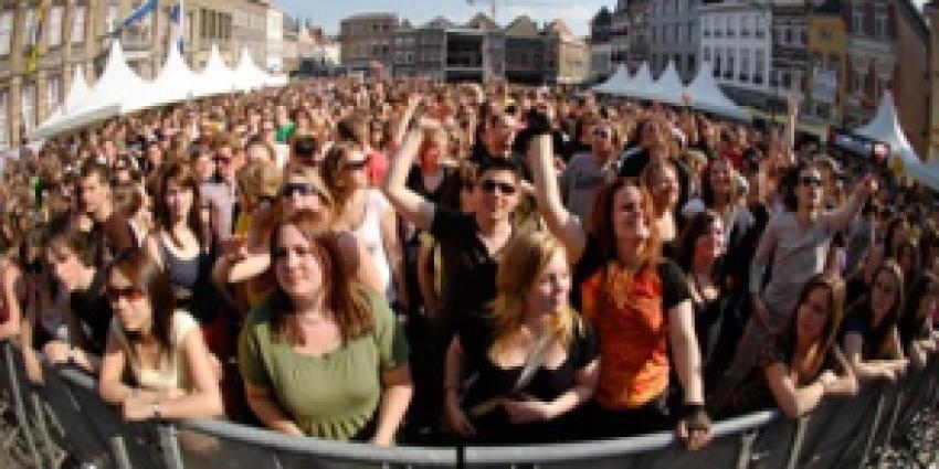Chef'Special en Jeugd van Tegenwoordig op Bevrijdingsfestival Limburg