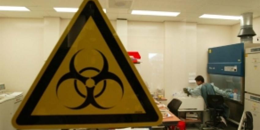 'Onvoldoende toezicht waardoor re&euml;el gevaar voor bioterrorisme'