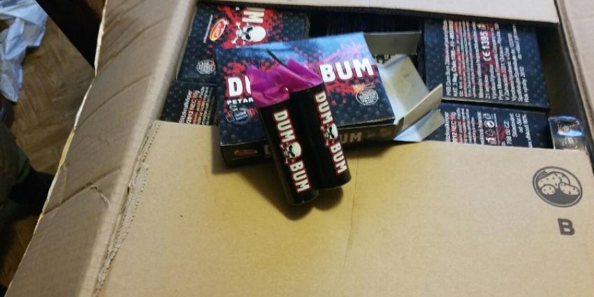 Honderden kilo’s vuurwerk in woonwijk