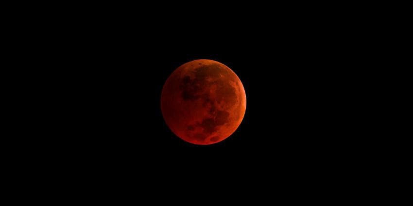 Super Bleu Blood Moon