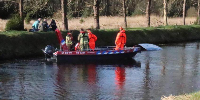 ambulancepersoneel ontfermt zich over slachtoffers