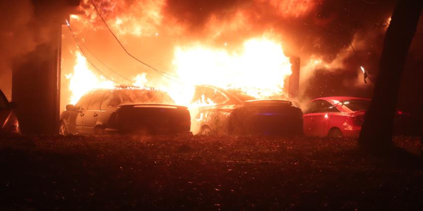 Meerdere auto's in brand