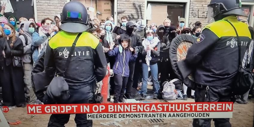 Politie ontruimd terrein UvA