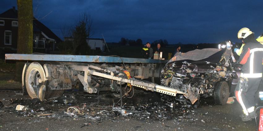 Aanrijding tussen tractor en personenwagen