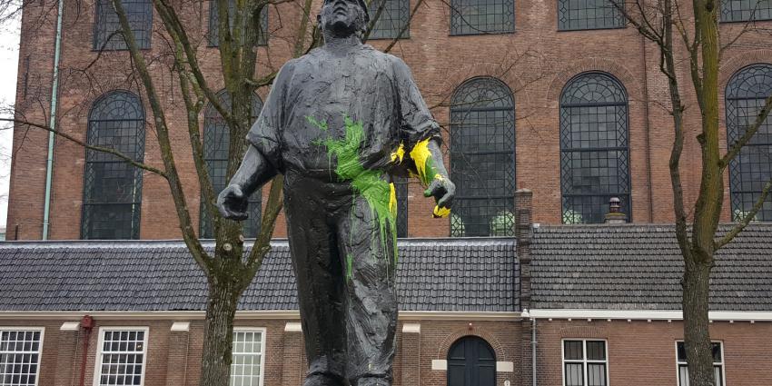 Recherche onderzoekt bekladdingen met groen-gele verf Amsterdam