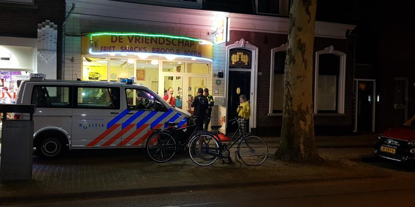 Overvaller schiet in de lucht