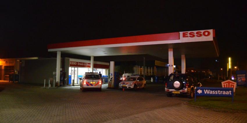 Politie onderzoekt gewapende overval op tankstation in Hoogezand