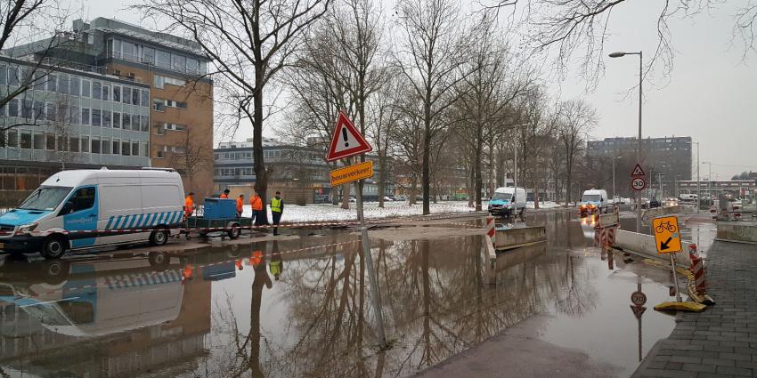 Waterleiding gesprongen in Amsterdam