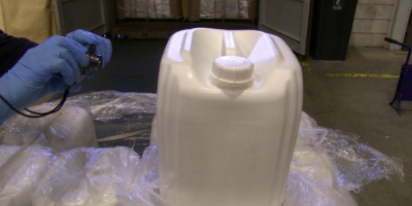 NVWA neemt ruim 100 ton pesticiden in beslag tijdens internationale actie