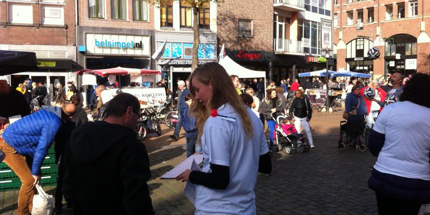 FNV houdt actie in Groningen 'Red de Zorg'