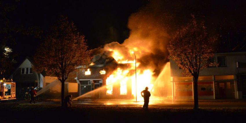 Hond gered bij grote brand in Nieuwe Pekela