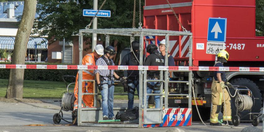 Verwarde man houdt hulpverleners 7,5 uur bezig