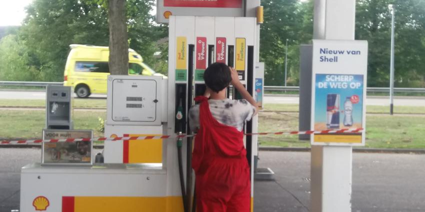 Bezetting Shell tankstation