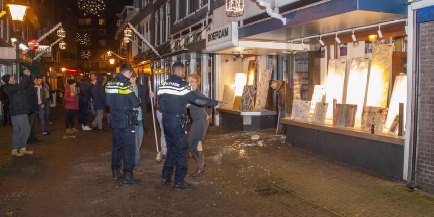 Zeker 19 ruiten gesneuveld door vuurwerkbom