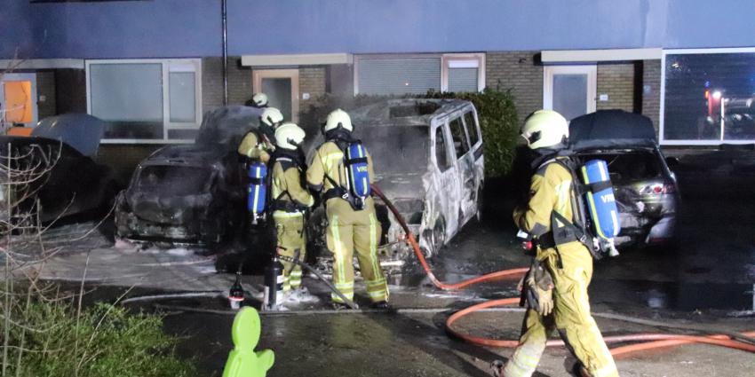 Verwoeste auto's door brand