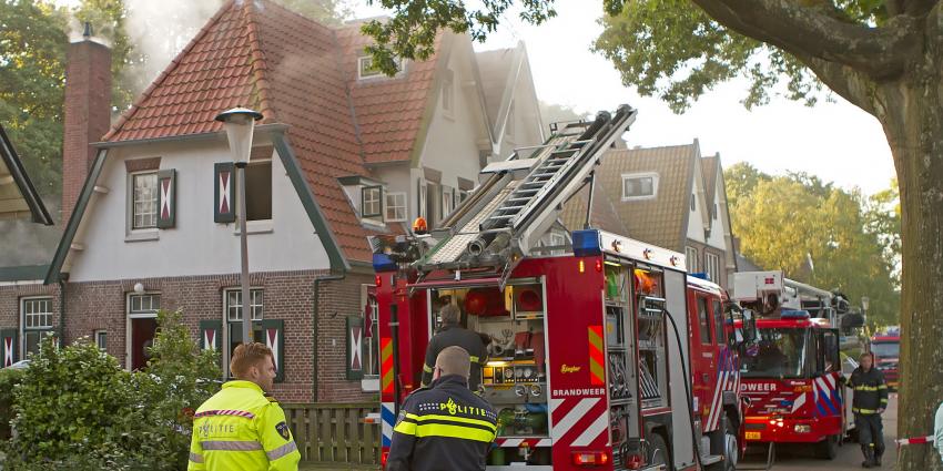 Bewoners uit Veendam op het nippertje ontkomen aan brand 