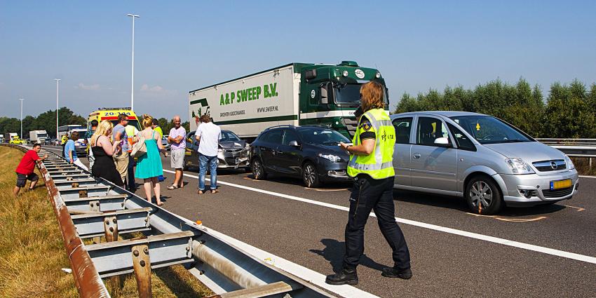 Gewonde bij kop-staartbotsing op snelweg A58 bij Oirschot