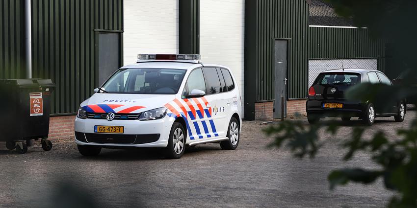 Drie aanhoudingen na vondst gestolen auto in loods Sint-Oedenrode