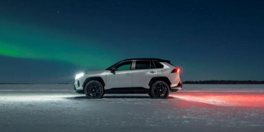 viert zijn dertigste verjaardag