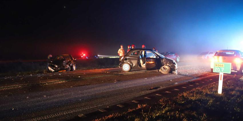 aanrijding-donker-personenauto's