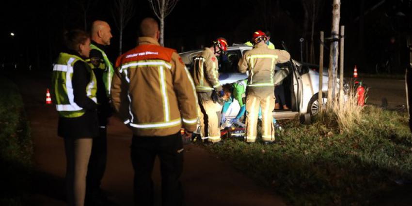 frontale aanrijding, drie zwaargewonden