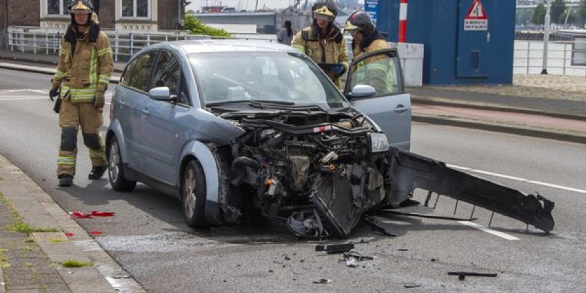 Flinke ravage na aanrijding met drie auto's 