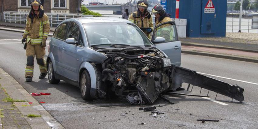Flinke ravage na aanrijding met drie auto's 
