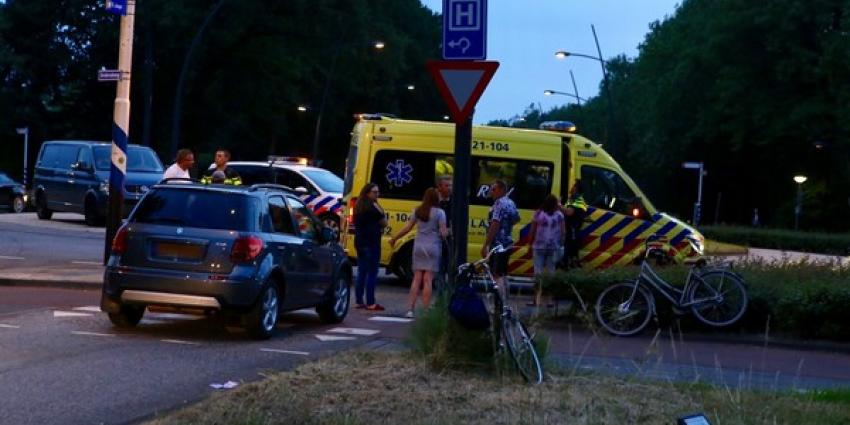 Fietster gewond bij aanrijding met auto op rotonde in Boxtel