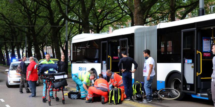 Fietser gewond door aanrijding met stadsbus 