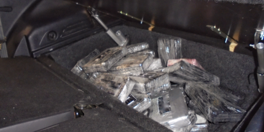 Douane vindt 26 kilo cocaïne in verborgen ruimte auto