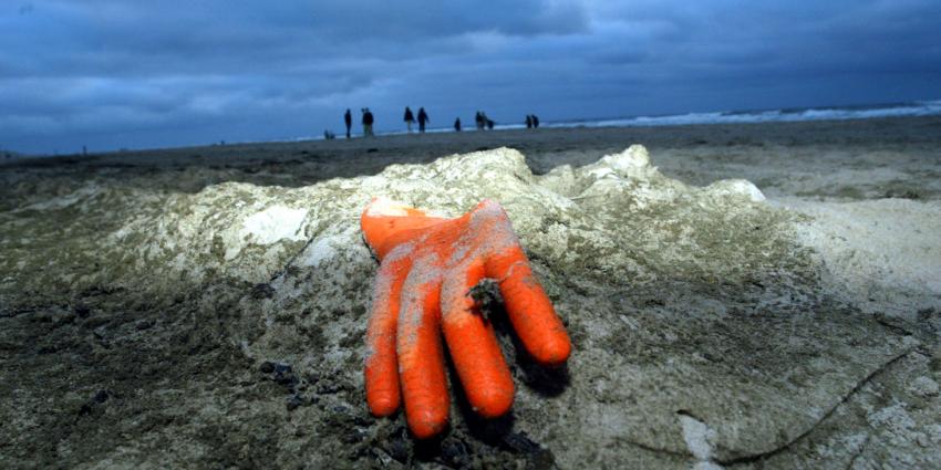 Record aan afval opgeruimd op Nederlandse stranden