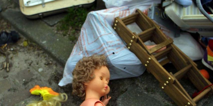 Meisje (7) dood in afvalcontainer gevonden