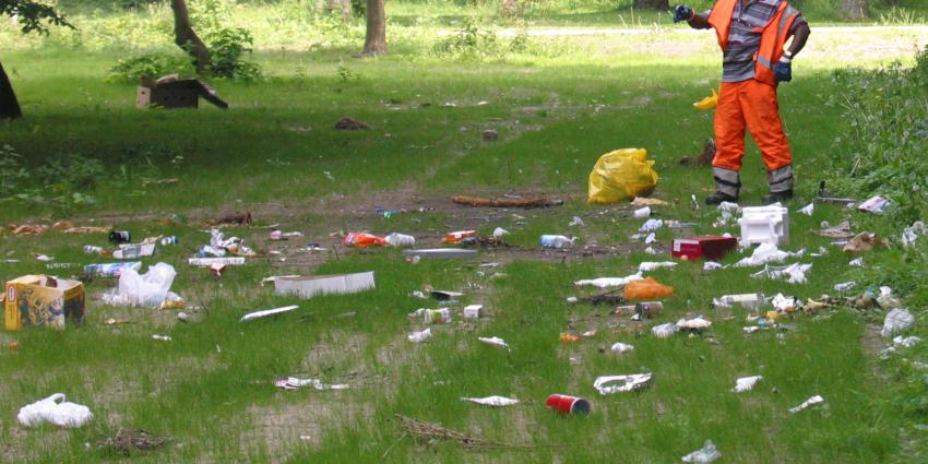 Burger dumpt meer als overheid minder schoonmaakt