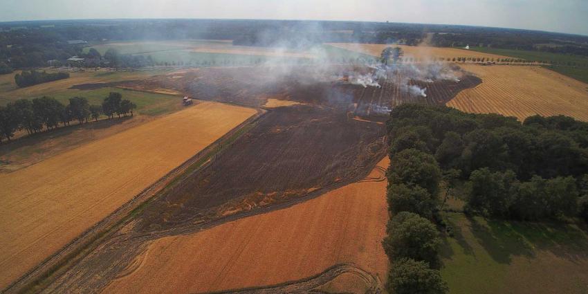 Brand op akker bij Drentse Balloo