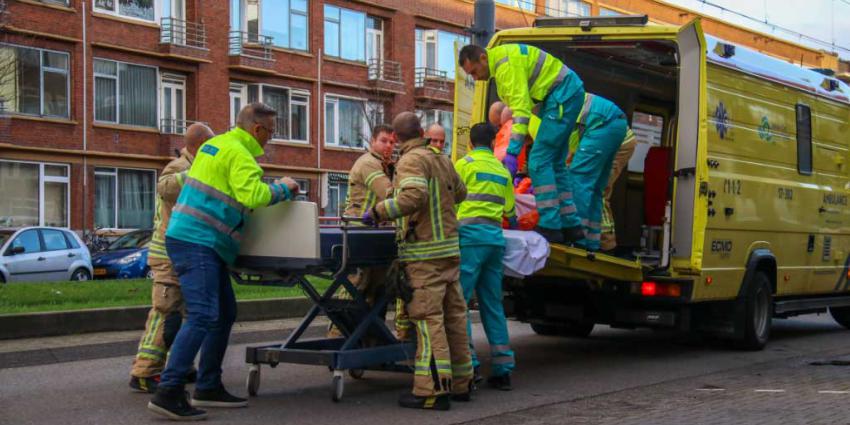 Auto’s verplaatst en weg afgesloten voor hulpverlening